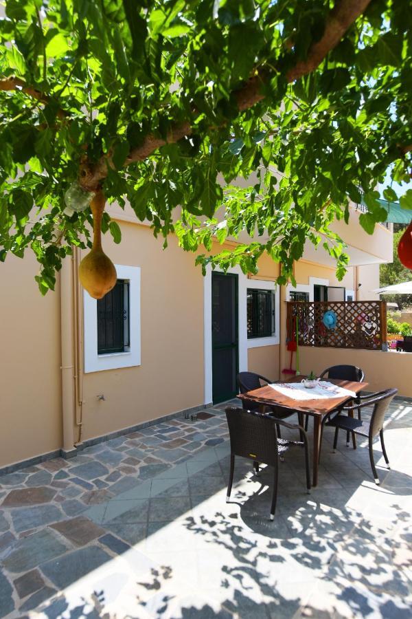 Athina's In Olive Grove Apartment
